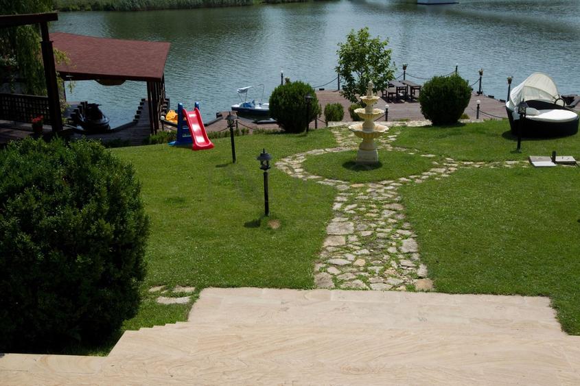 Vilă pe malul Lacului Snagov | 3.000 mp teren | 90 m deschidere lac