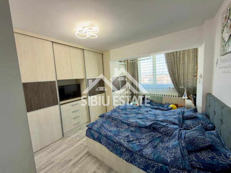Apartament 75 mp. 3 camere 3 balcoane decomandat in Sibiu- Terezian