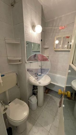Garsoniera de vânzare
