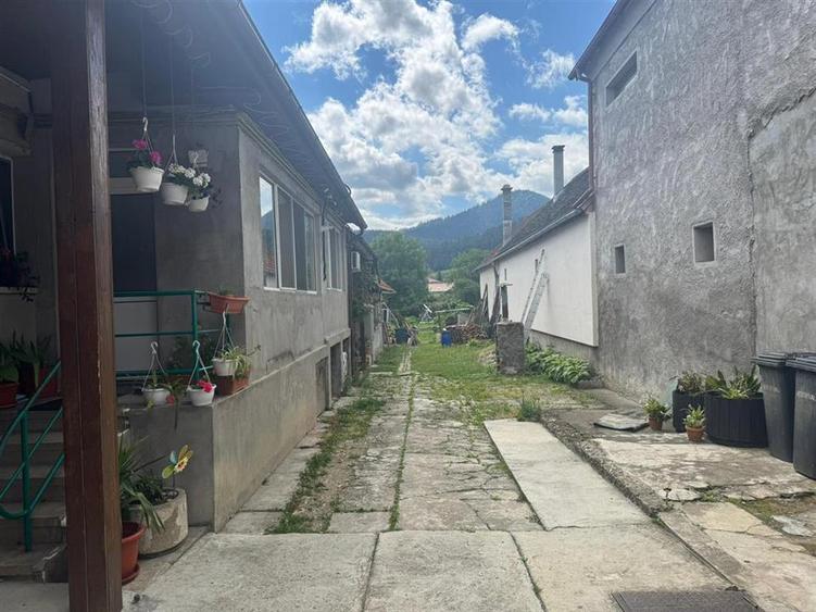 Casa de 5 camere zonaTurches  Sacele