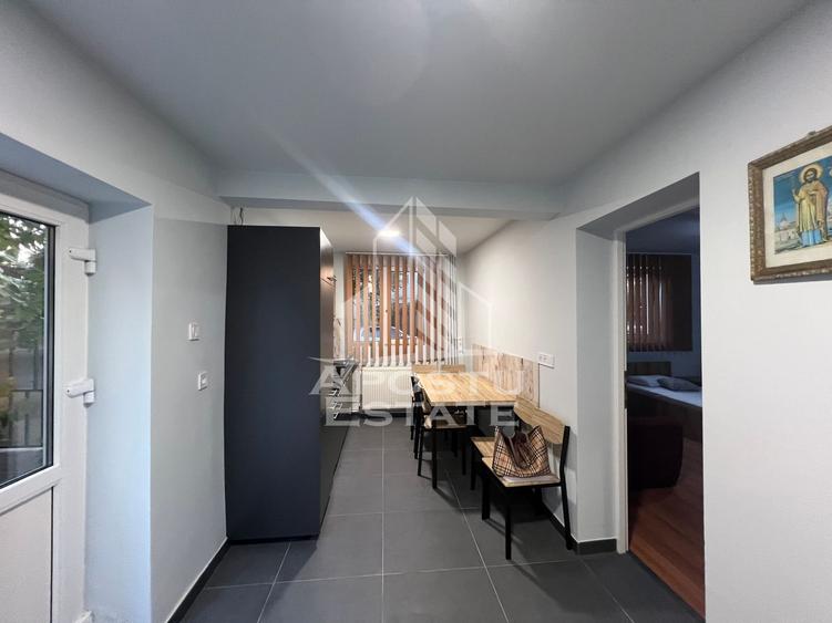 Inchiriez casa cu 2 apartamente ptr muncitori curte, zona Al. Ghirodei
