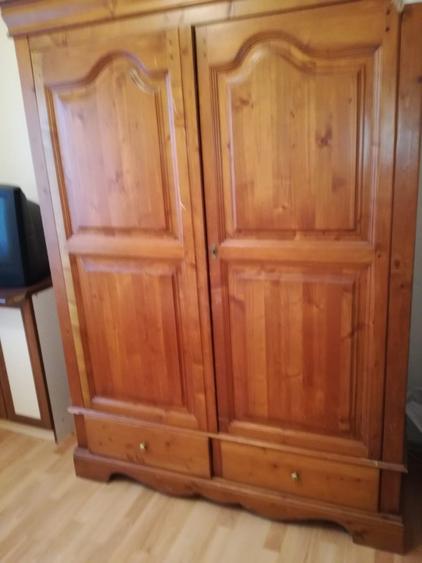 Inchiriez apartament doua camere mobilat etaj V Oradea