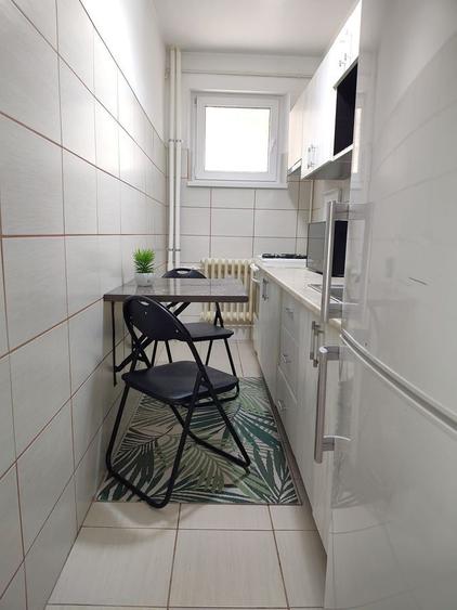 Garsoniera in bloc mixt reabilitat la 4 minute metrou Gorjului