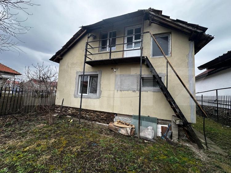 Casa P+M si 400 mp teren, zona Stanesti