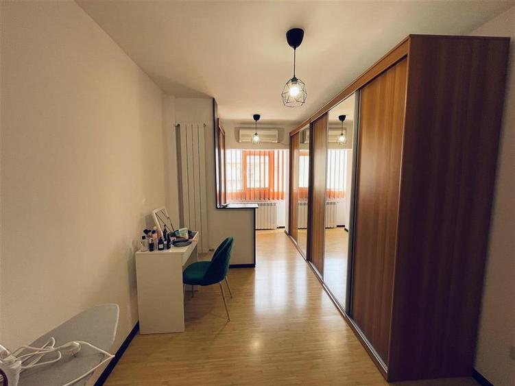 Apartament 4 camere,mobilat si utilat,etaj 3, zona Pompieri