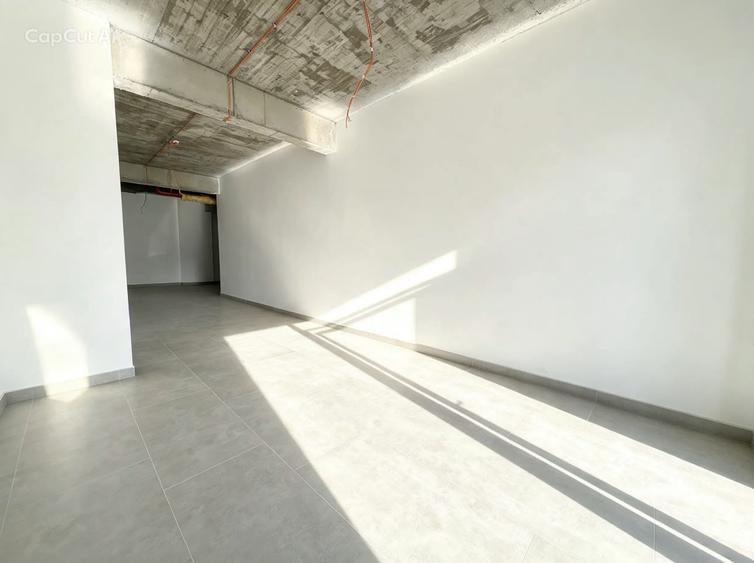 Spatiu Comercial/ 79 mp/ Metrou Berceni/ Stradal/ Vitrina