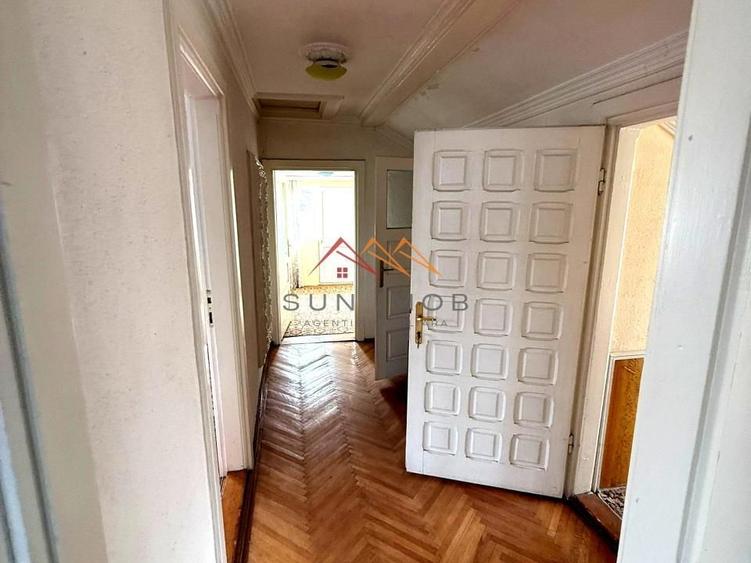 Vila 7 camere, an 1984, garaj, terasa, teren 604 m2, Poiana Campina,PH