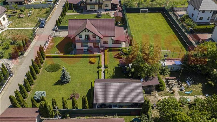 Domeniu superb - vila S+P+M si teren