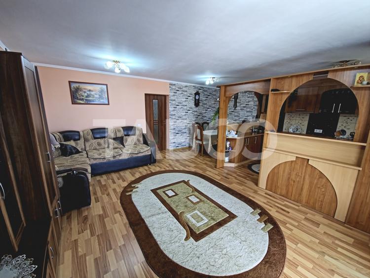 Apartament decomandat de vanzare 2 camere 73mp 2 bai balcon Terezian