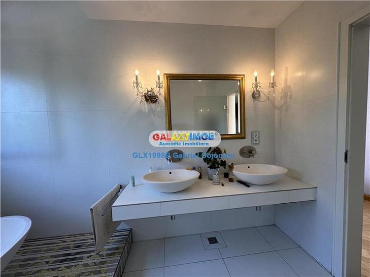 Vila stil florentin pe malul lacului,teren4500mp iesire la lac de 17ml