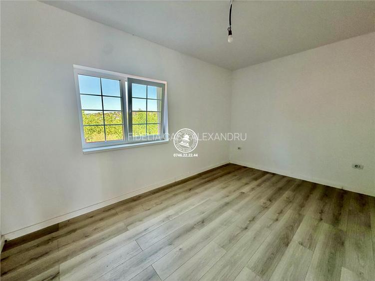 Vila cu 4 camere de vanzare in Valea Adanca