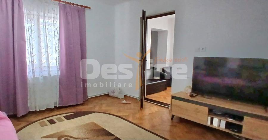 Casa duplex Baicoi, intrare si curte separata
