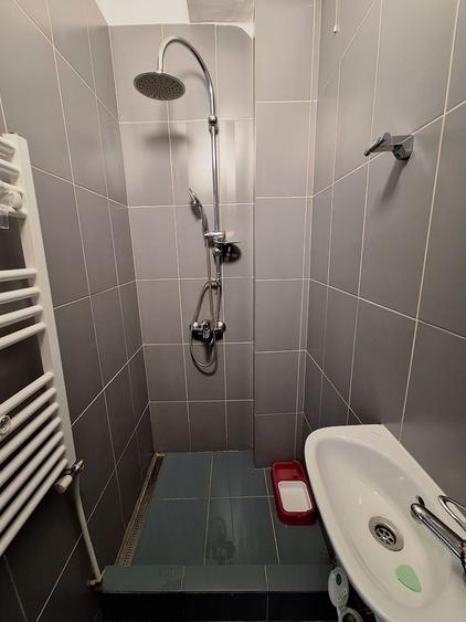 Apartament 4 camere Motilor curte cu 4 familii