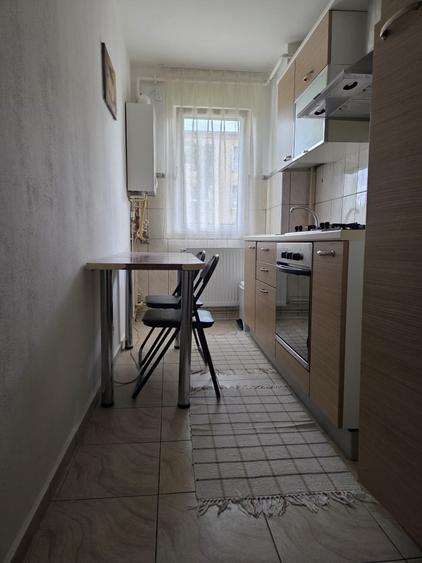 Apartament 2 camere de vanzare, zona Blumana