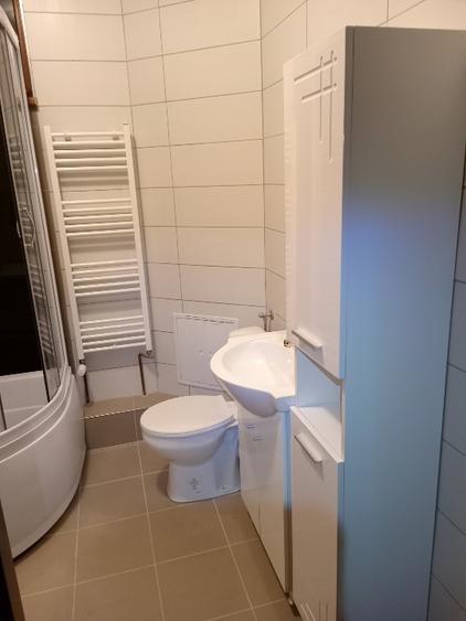 Titlu:Dau in chirie apartament cu o camera la parterul unei case, total renovat