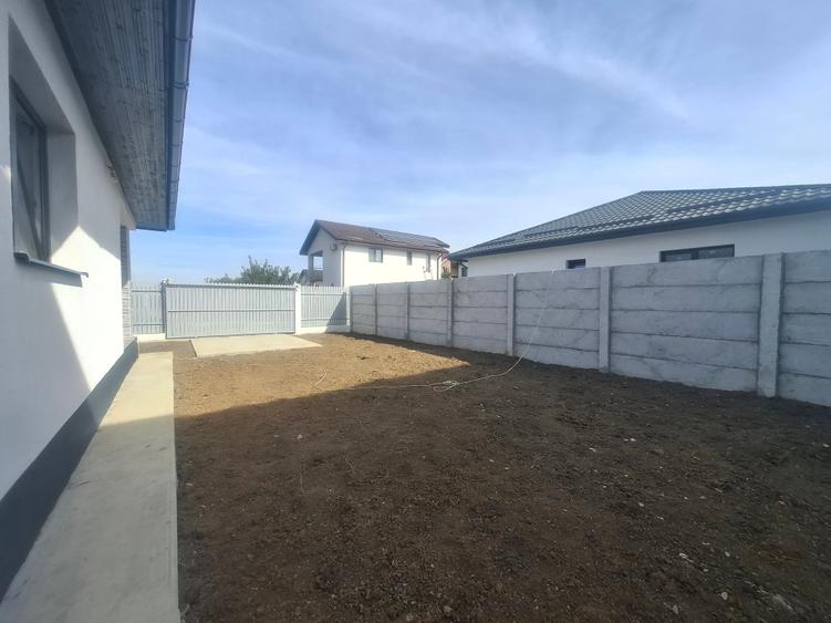 Casa 3 camere/Țegheș/ Individuala la Cheie