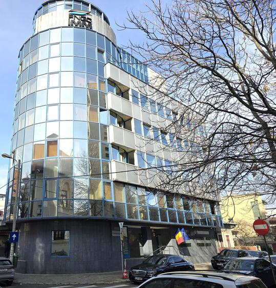 Spatiu birouri 260 mp utili in cladire de birouri langa Primaria Banu Manta