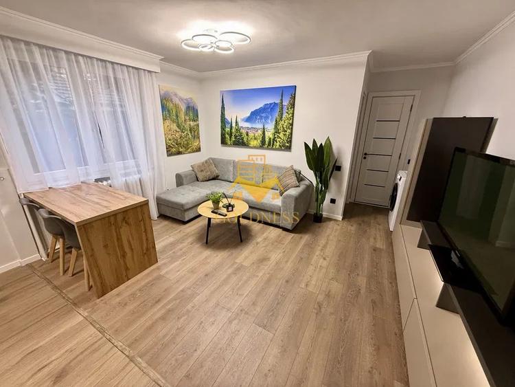 2 Camere Open Space, Gheorgheni, Transylvania College, Panemar, Engels