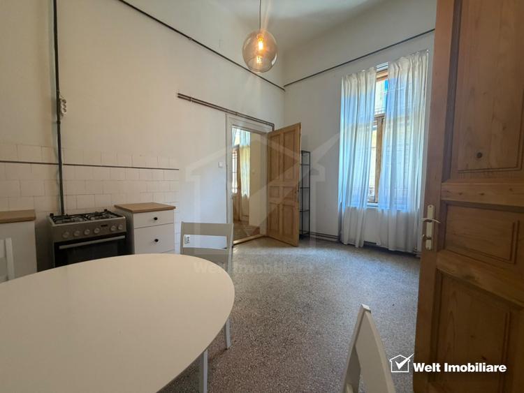 Apartament 2 camere, situat în zona centrală