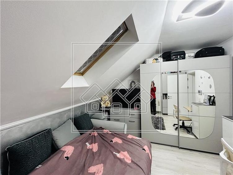 Ap cu 3 camere, 2 balcoane, pod pe toata suprafata - Selimbar
