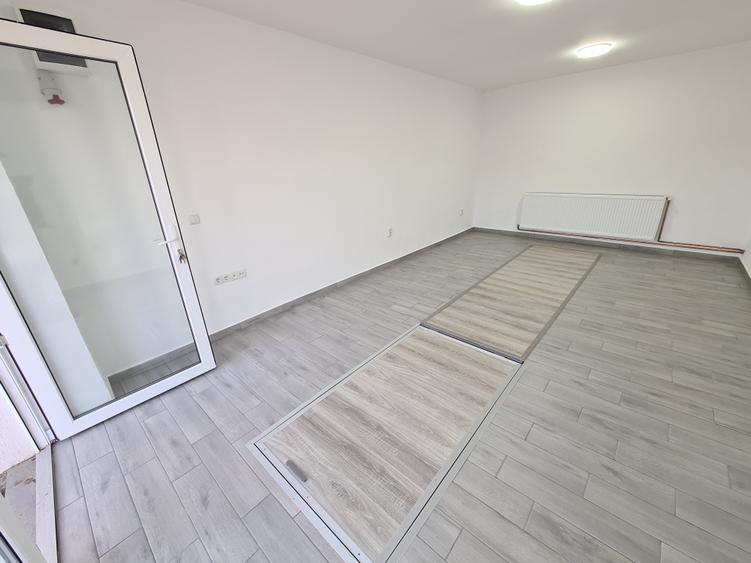 Spatiu comercial in Campina, Complex Rafinarie--22 mp--350e