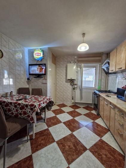 Apartament 4 camere-decomandat-centrala-zona Vitan