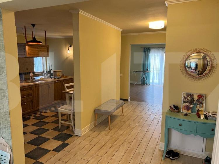 Apartament de 6 camere, 240mp, 2 parcari subterane, zona Lidl