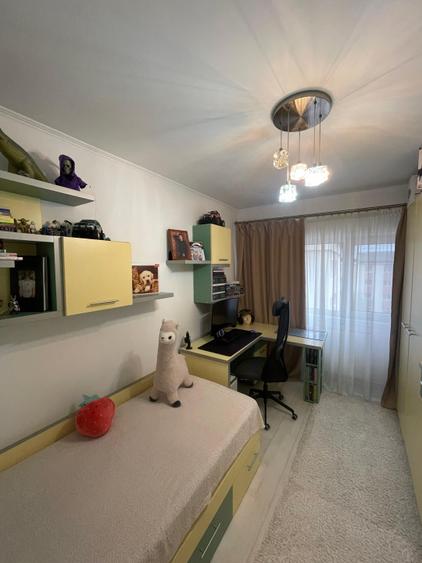 Apartament 3 camere, 70 mp + balcon 10 mp, zona Republicii - Traian