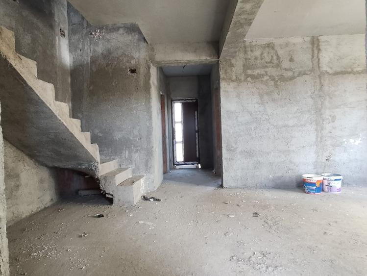 Eleganță arhitecturală și confort absolut 4 camere 3 bai P+1+pod terasa la cheie