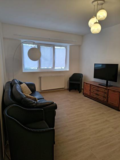 Apartament cu 3 camere de inchiriat zona Micro 3 Iazul Morilor etaj 1 renovaT