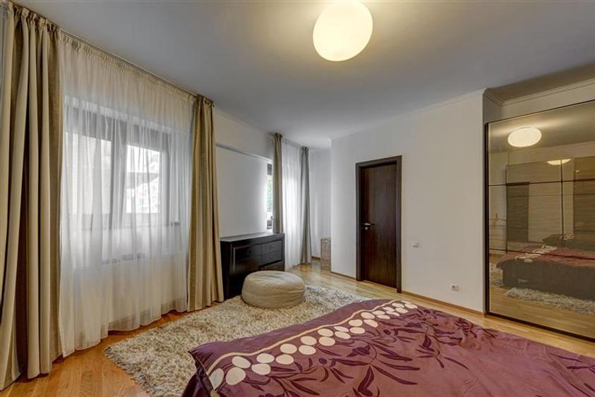 Apartament 4 camere cu gradina 84mp. Parcare.