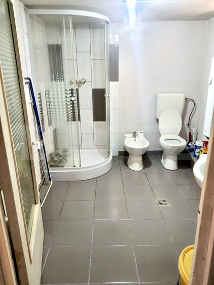 Casa de vanzare cu curte si anexe, teren 1253 mp, Berghin