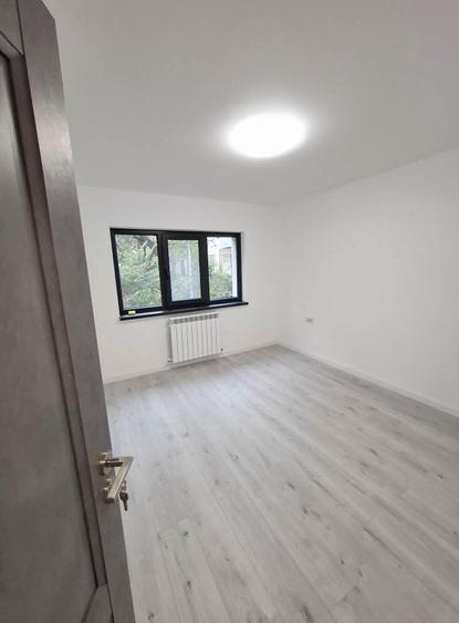 3 camere decomandat -2bai -Renovat total-Dacia