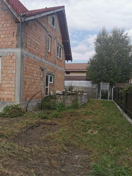 Casă la roșu de vânzare în Hărman, Cartierul Tineretului