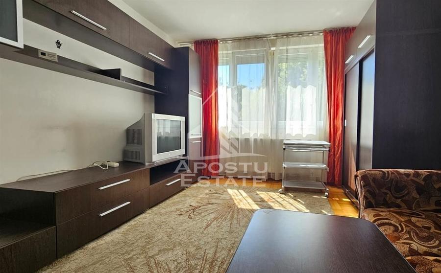 Apartament 2 camere decomandatin zona podgoria