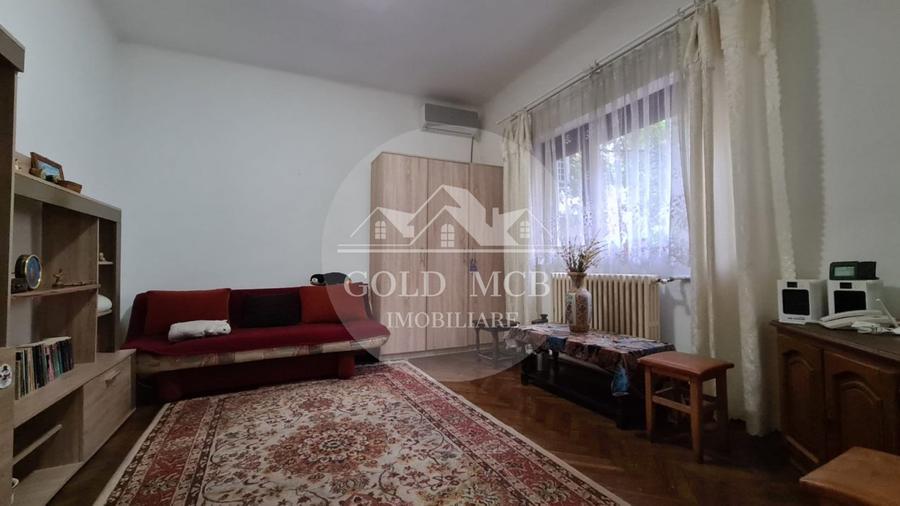 Vila parcul Tineretului- Sincai metrou-pentru 2 familii
