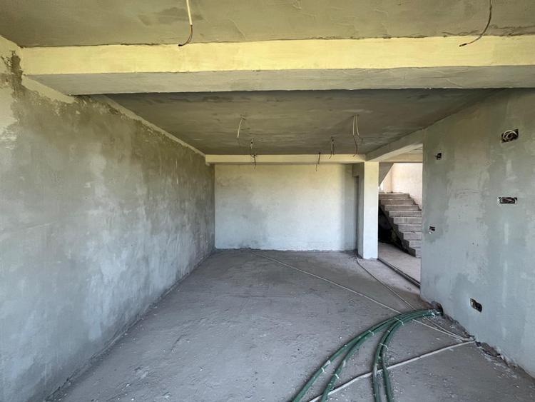 Casa P+1+Pod, 254 mp, 500 mp teren, zona lac Ghercesti - Aeroport Craiova