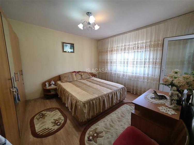 Apartament cu 4 camere si centrala termica - 10