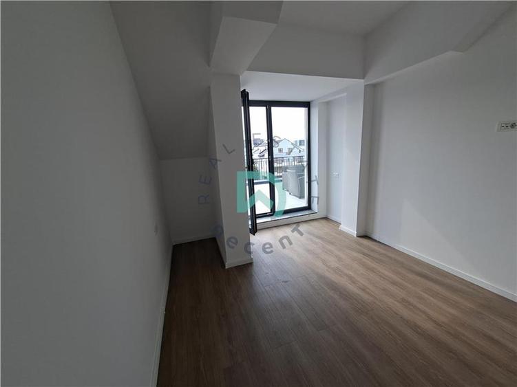 Apartament-penthouse 3 camere Tractorul, 70 mp - Brasov