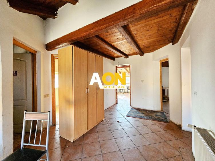 1/2 Duplex, 4 camere, 300 mp teren, toate utilitatile, Cetate