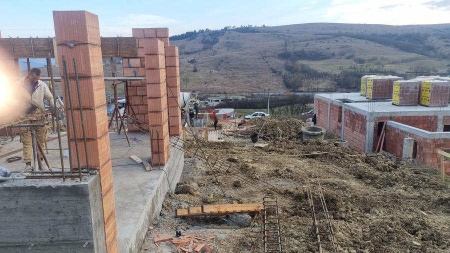 Ansamblu`rezidential, sase case noi la vanzare, Dej