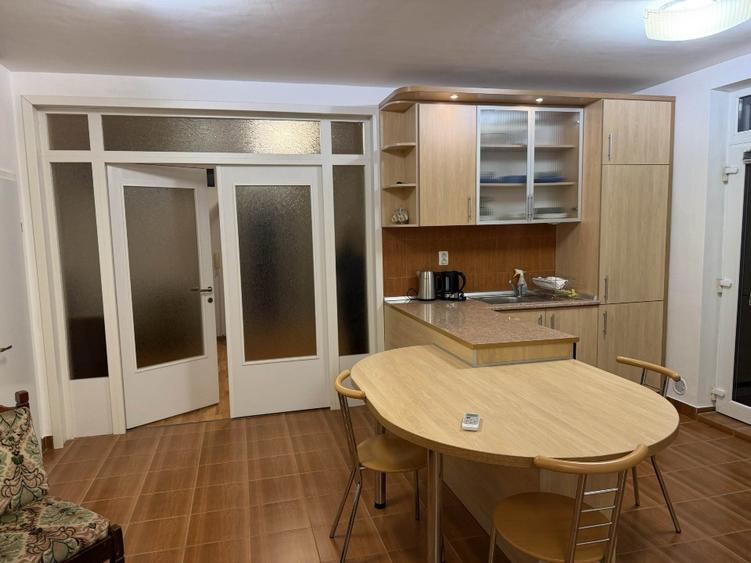 Duplex,aproape de mijloace de transport,de home garden
