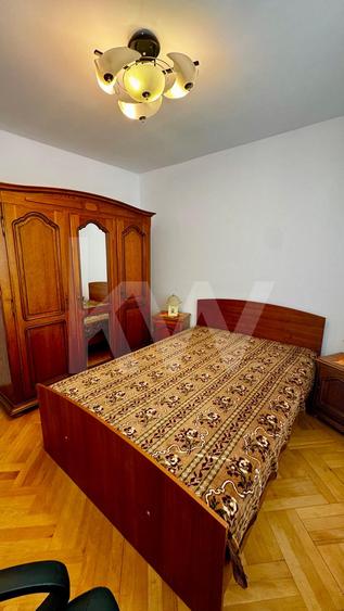Apartament de închiriat 3 camere în Valea Aurie