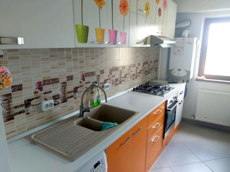 Apartament cu doua camere, decomandat - Bd. Unirii, scoala nr. 10