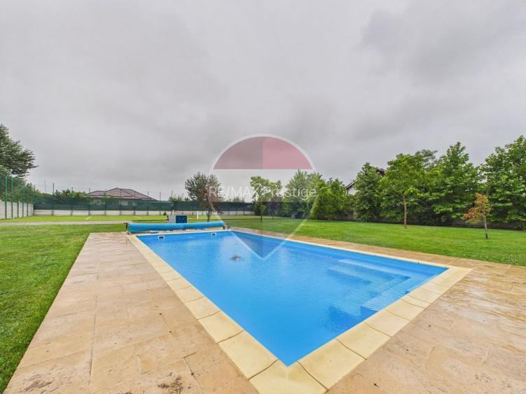 Casă / Vilă de vanzare,piscina/teren tenis - 22