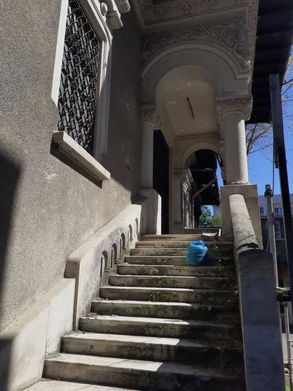 Casa in stil brancovenesc si teren 1750 mp in zona Piata Romana