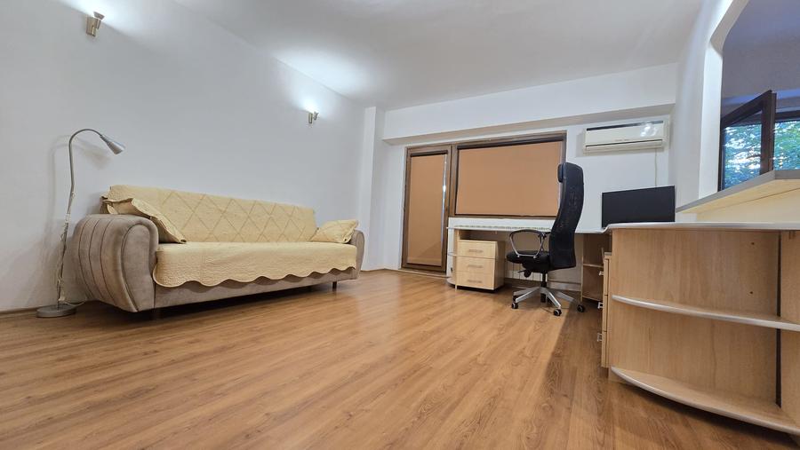 Inchiriere garsoniera decomandata, etaj 1,  metrou Timpuri Noi, loc de parcare!