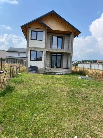 Casă P+E la roșu, Strejnicu (Ploiești) – teren 360 mp, 3 dormitoare