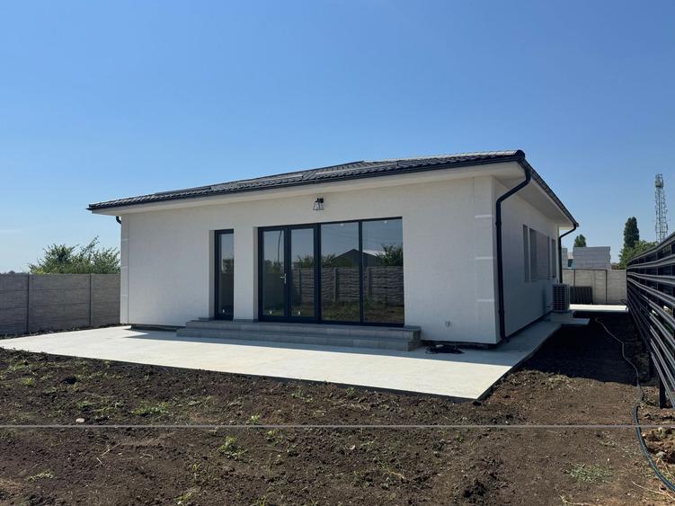 Casa parter Tunari 5 camere curte 400m2, 140m2, UTILITATI, zona buna