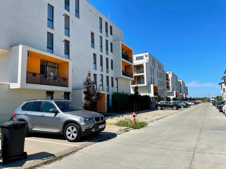 Proprietar inchiriez apartament mobilat, loc de parcare, lift